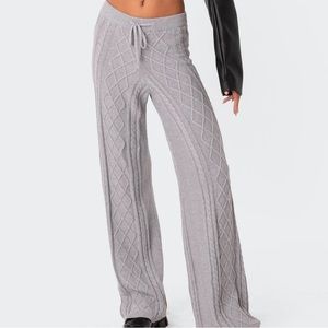 New without tags. The most perfect pants. Lounge around or dress it up!